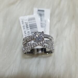 Cubic Zirconia Intertwined Band with Cushion Prong Center Ring in silver